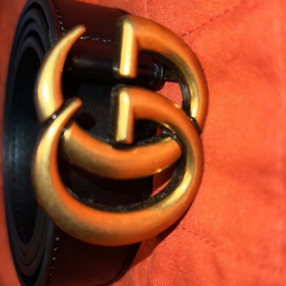 Gucci belt barely used ! Make an offer .. - Picture 2 of 3